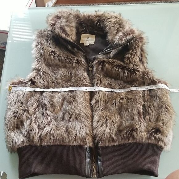 XXI Faux Fur Vest - Picture 7 of 10